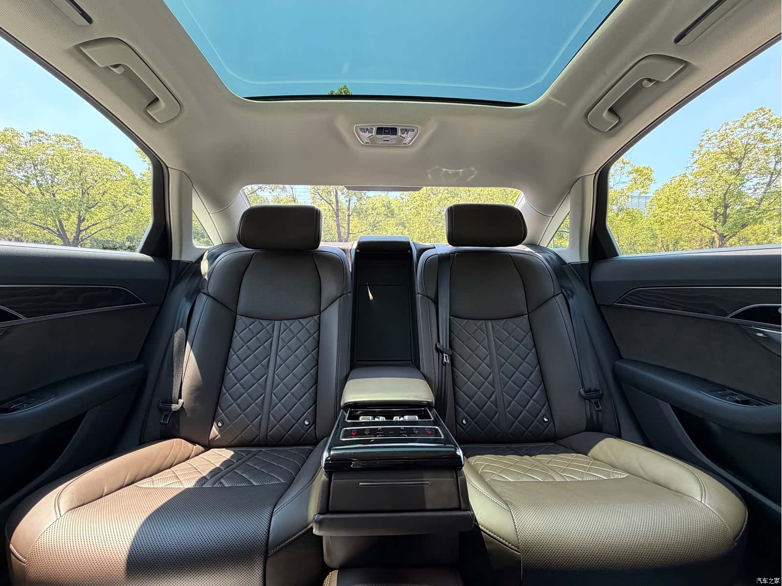 Audi A8L, 2021 12