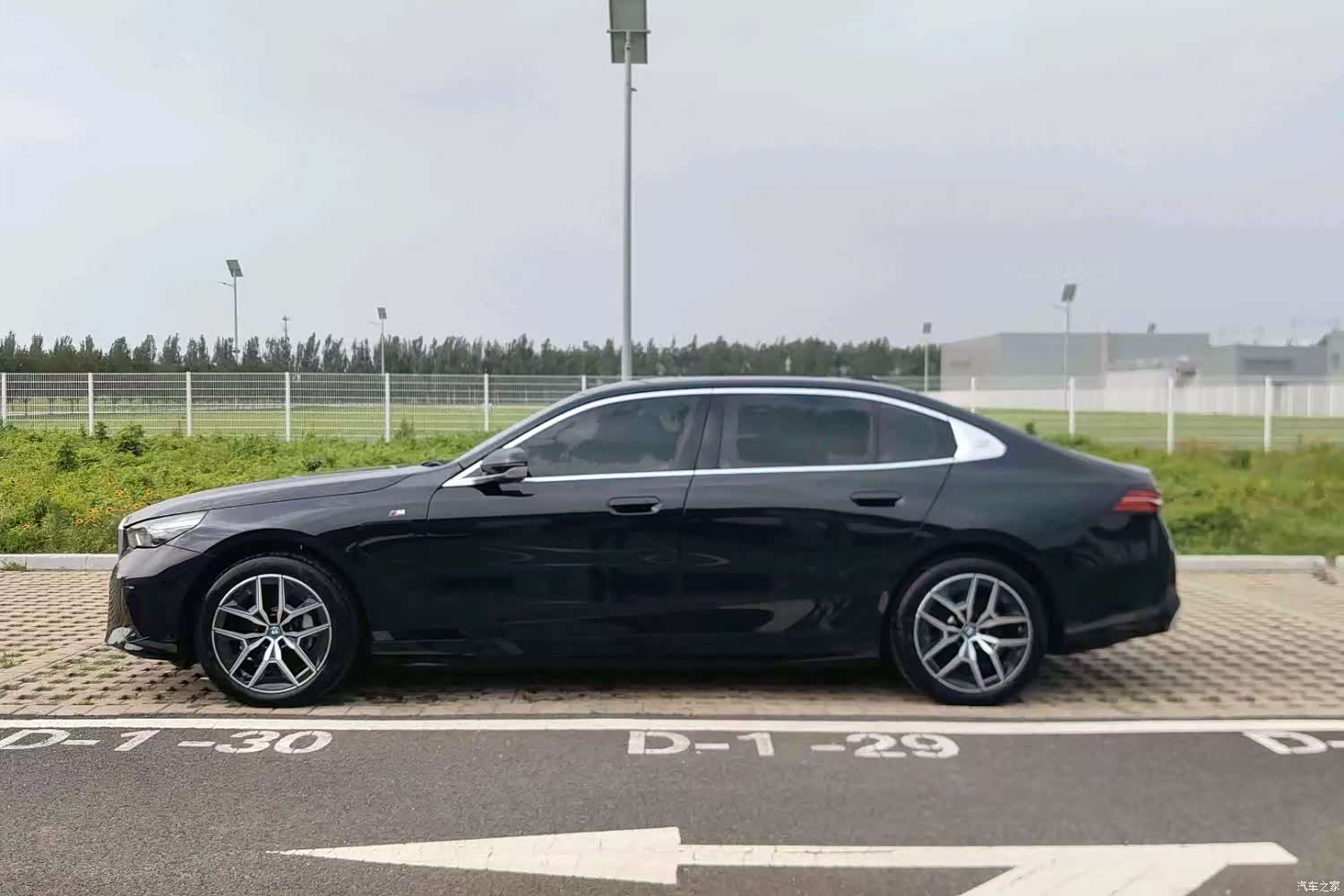 BMW i5, 2025 3
