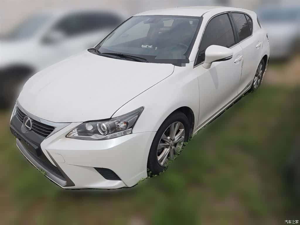 Lexus CT, 2015 1