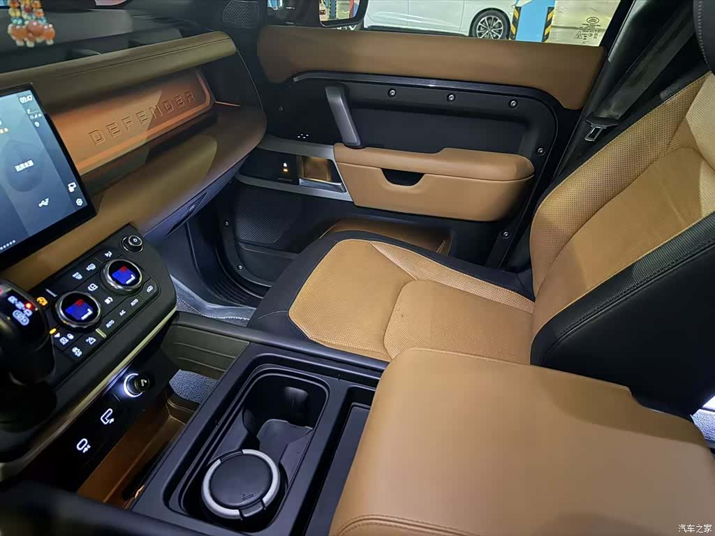 Land Rover Defender, 2023 6