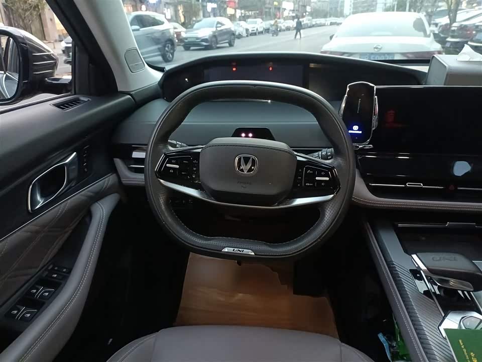 Changan UNI-K Smart iDD