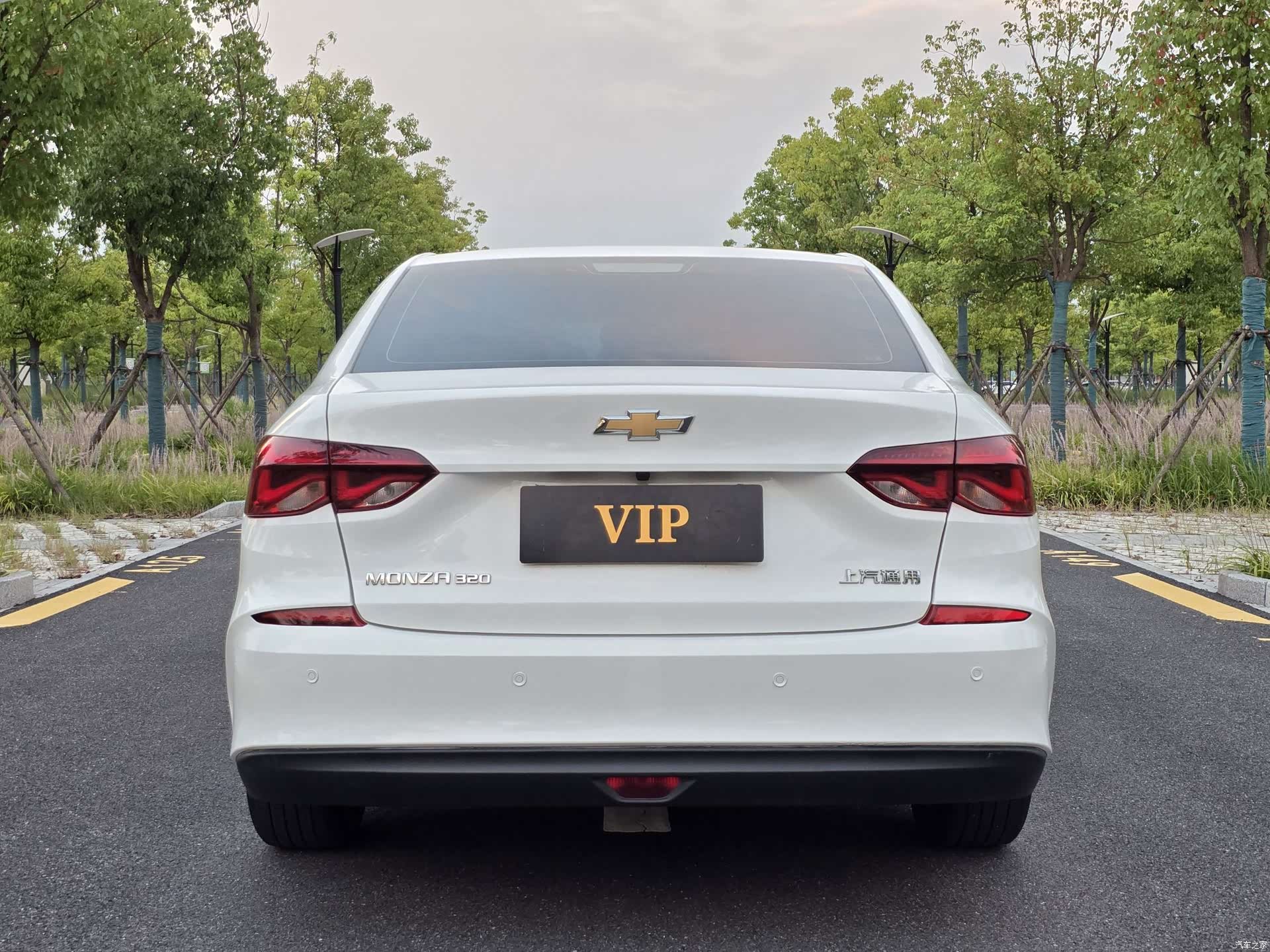 Chevrolet 320, 2022 все фото
