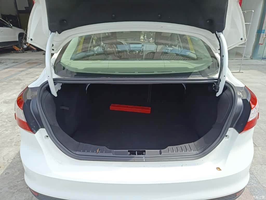 Ford Focus, 2015 19