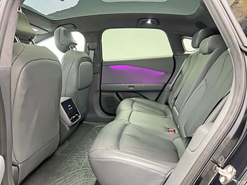 Xpeng P7, 2025 16
