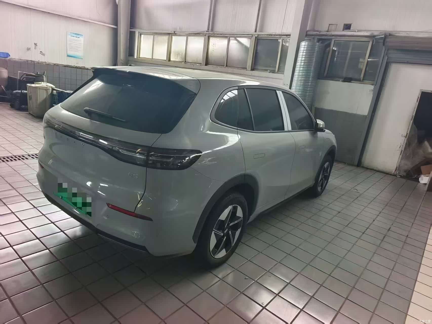 Geely Galaxy E5, 2026 8