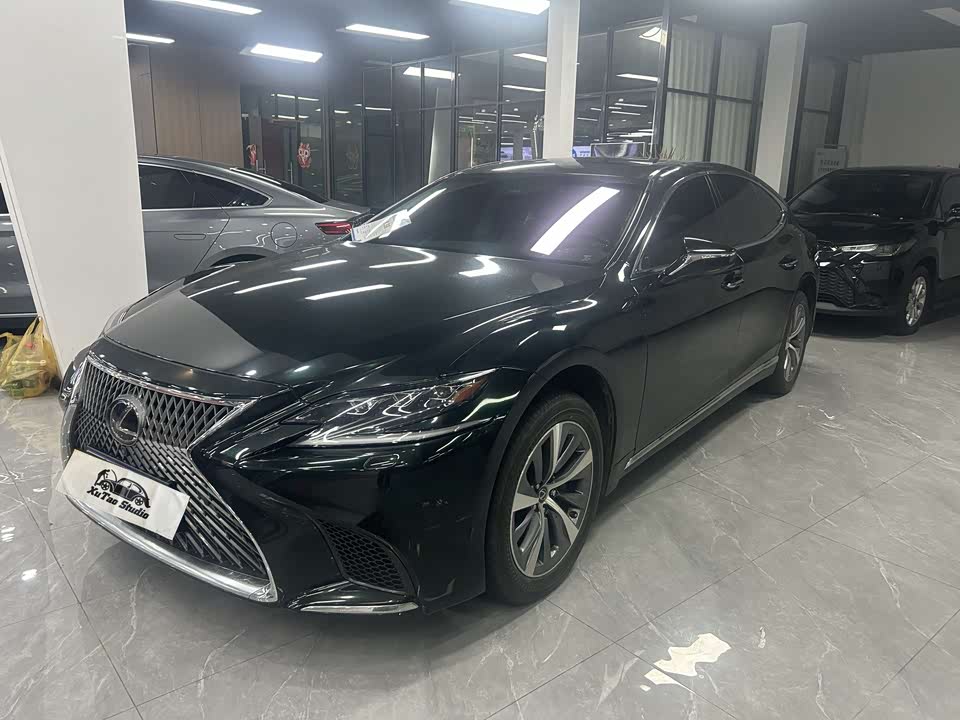 Lexus LS