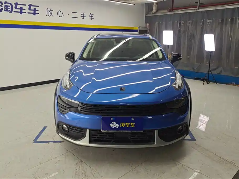 Lynk & Co 02