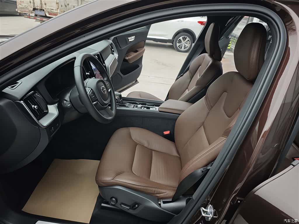 Volvo XC60, 2021 7