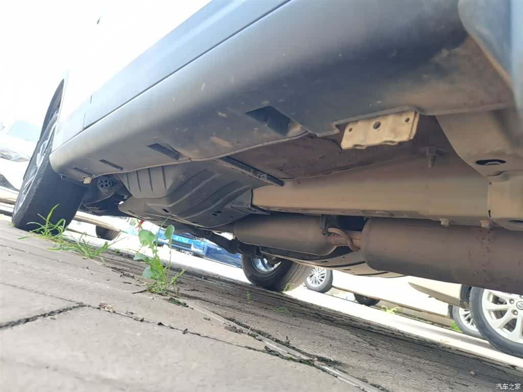 DongFeng AX7, 2016 21