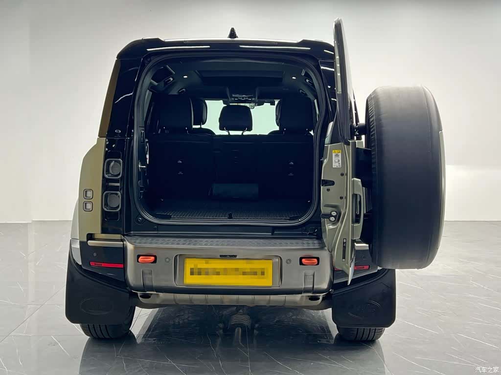 Land Rover Defender, 2022 11
