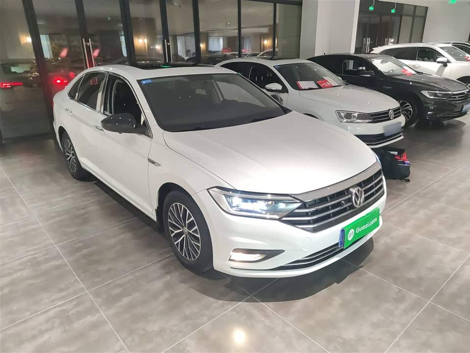Volkswagen Sagitar