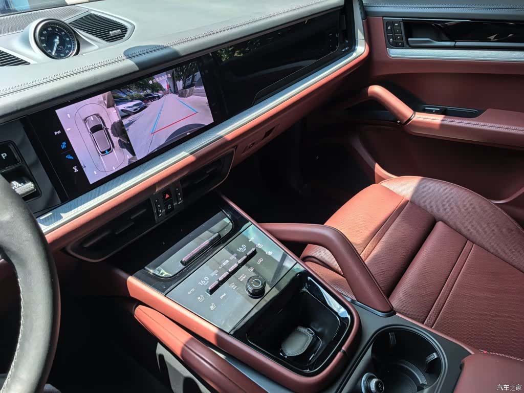 Porsche Cayenne, 2026 6