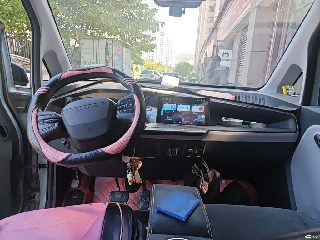 Wuling NanoEV, 2021 10