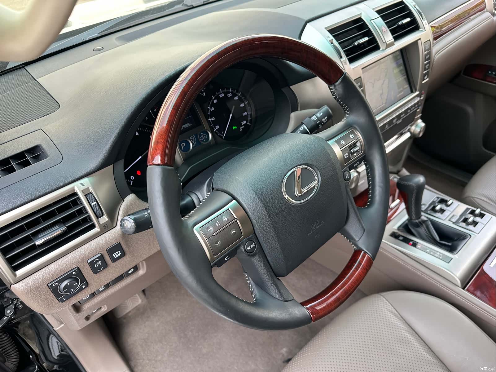 Lexus GX, 2013 29