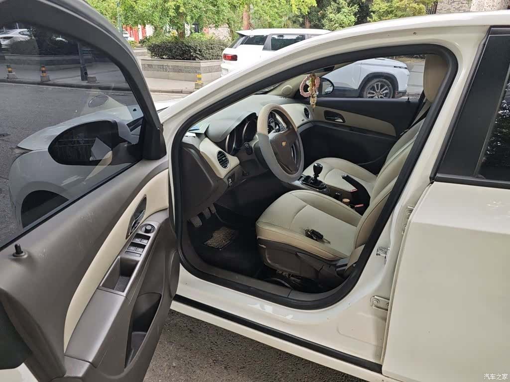 Chevrolet SE, 2015 17