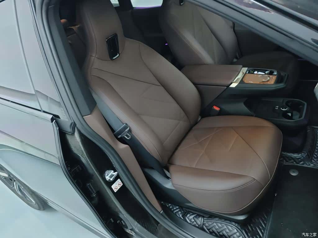 BMW iX, 2023 25
