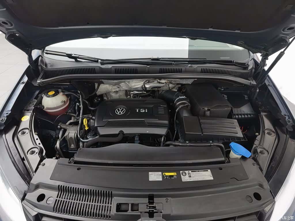 Volkswagen Xia, 2016 6
