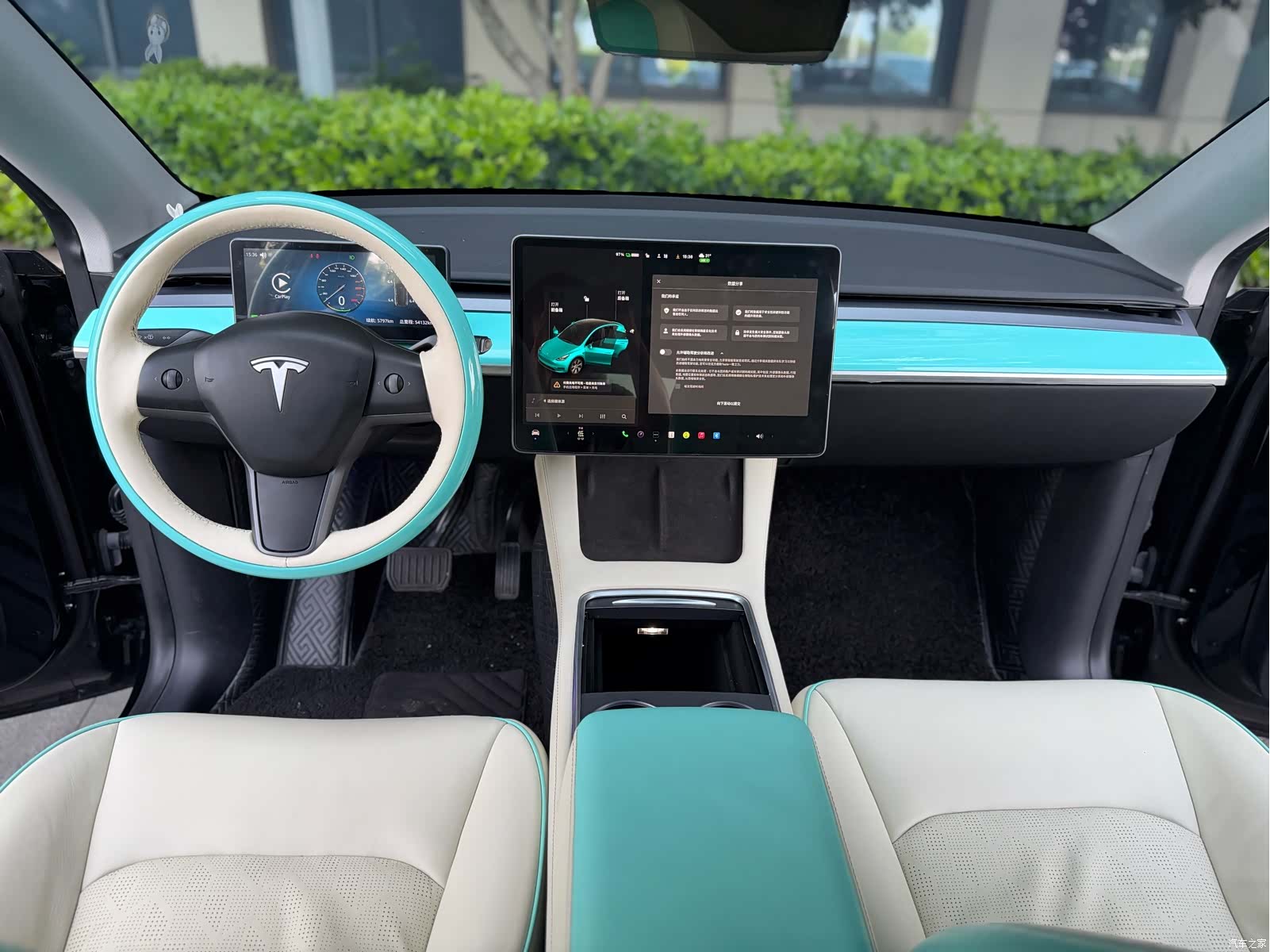 Tesla Model Y, 2022 все фото