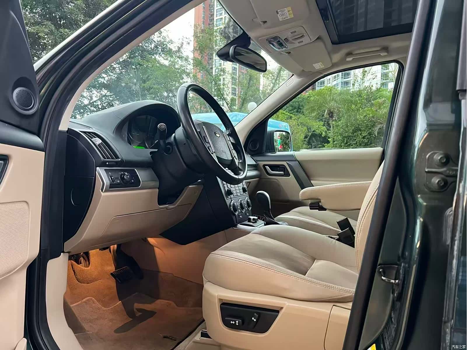 Land Rover i6, 2010 4