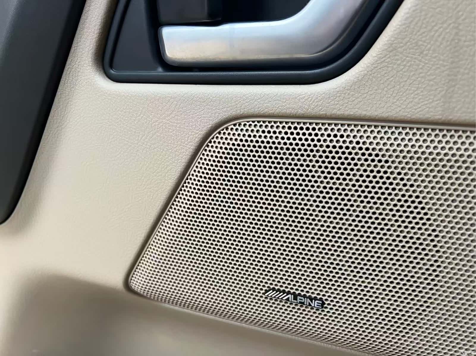 Land Rover i6, 2010 16