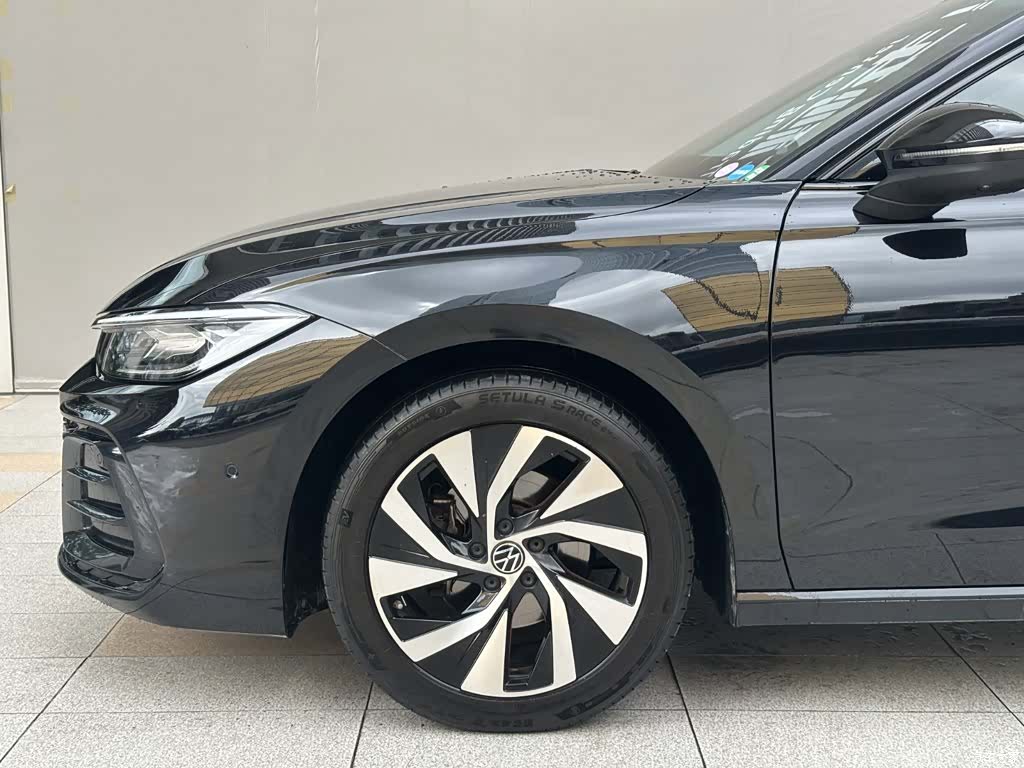 Volkswagen Passat, 2025 15