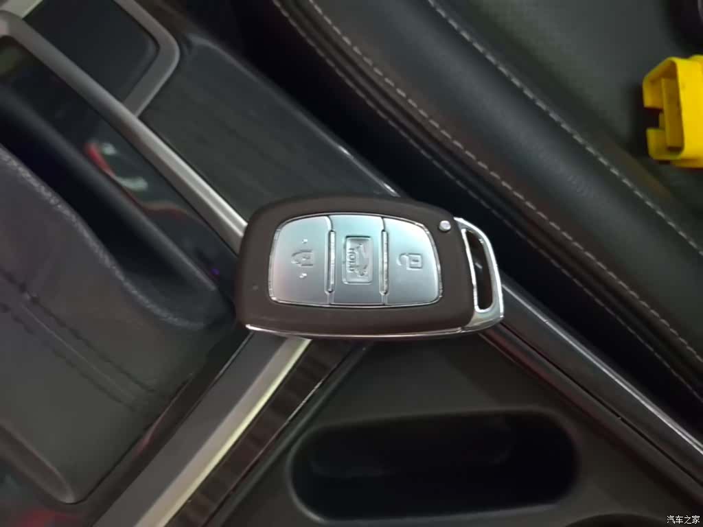 Hyundai GLS, 2016 9