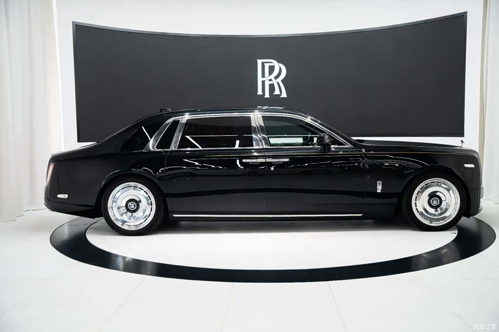 Rolls-Royce Phantom, 2021 7