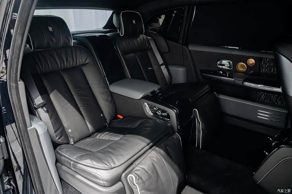 Rolls-Royce Phantom, 2021 14