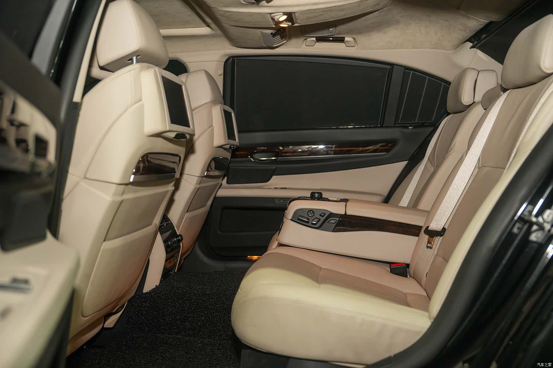 BMW 7 Series, 2012 31