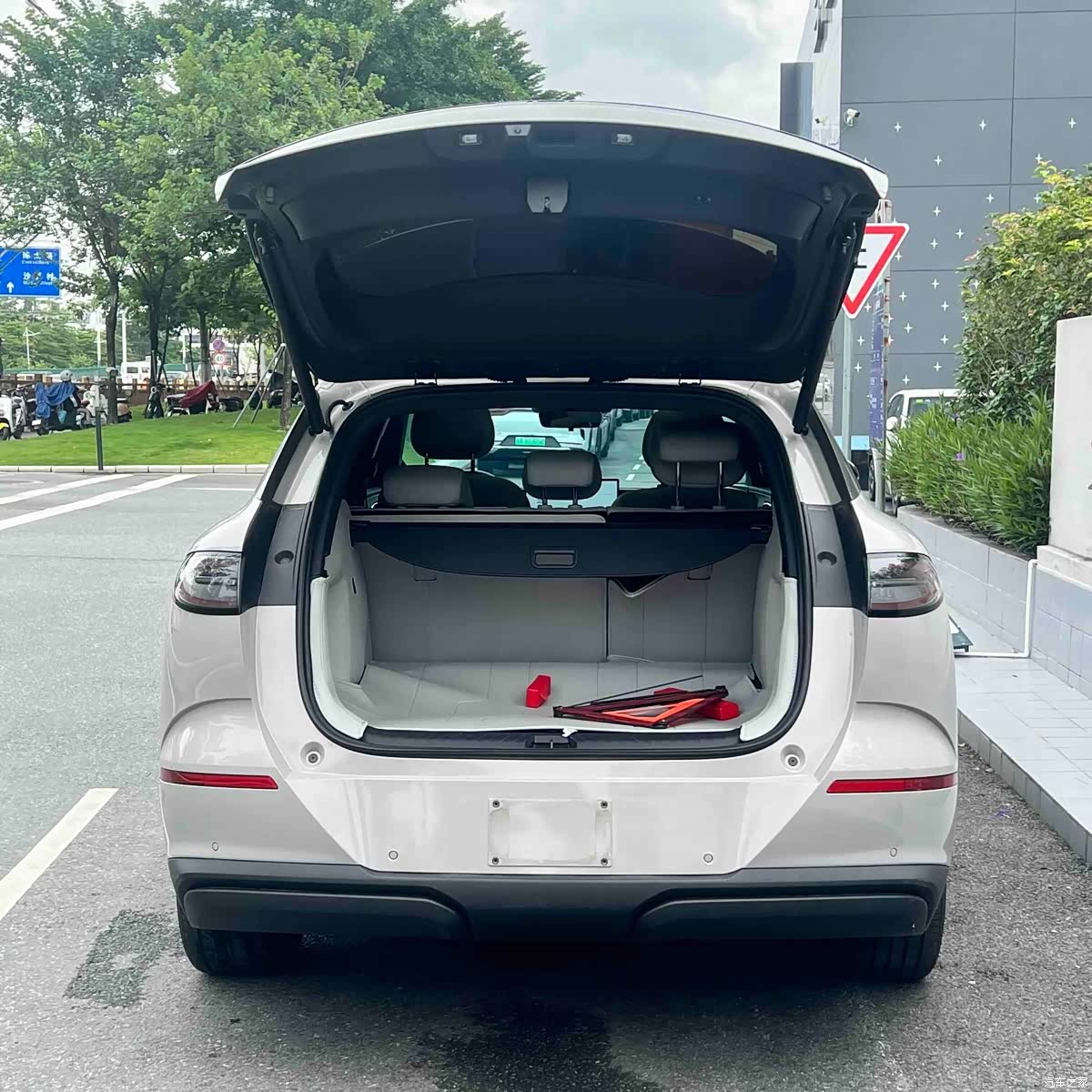 BYD HiAce, 2025 13
