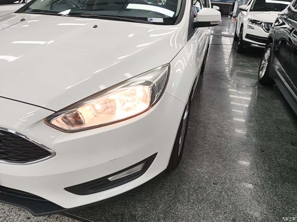 Ford Focus, 2015 24