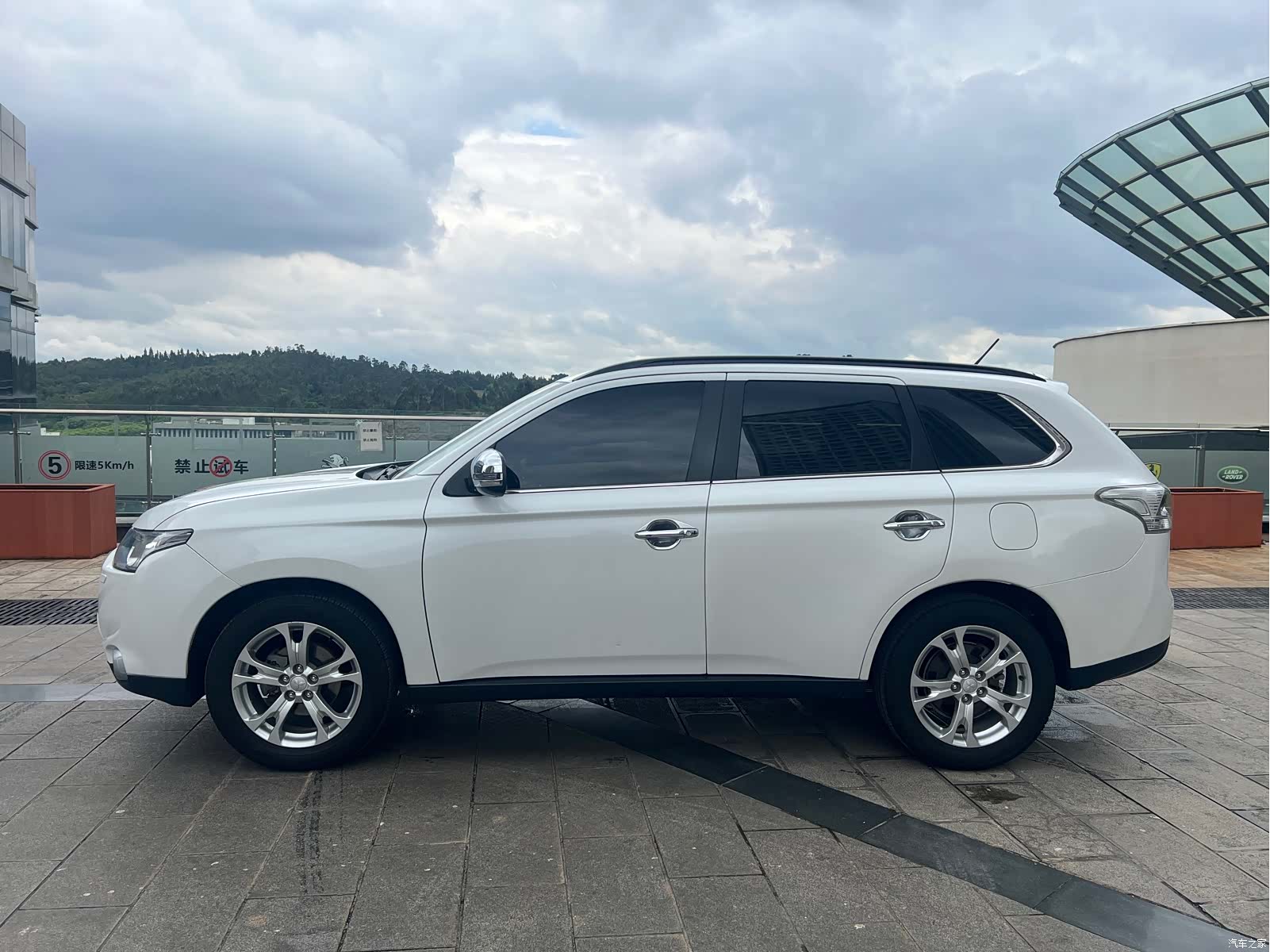 Mitsubishi Outlander, 2013 10