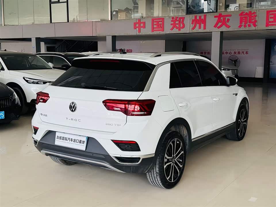 Volkswagen T-ROC exploring Songs