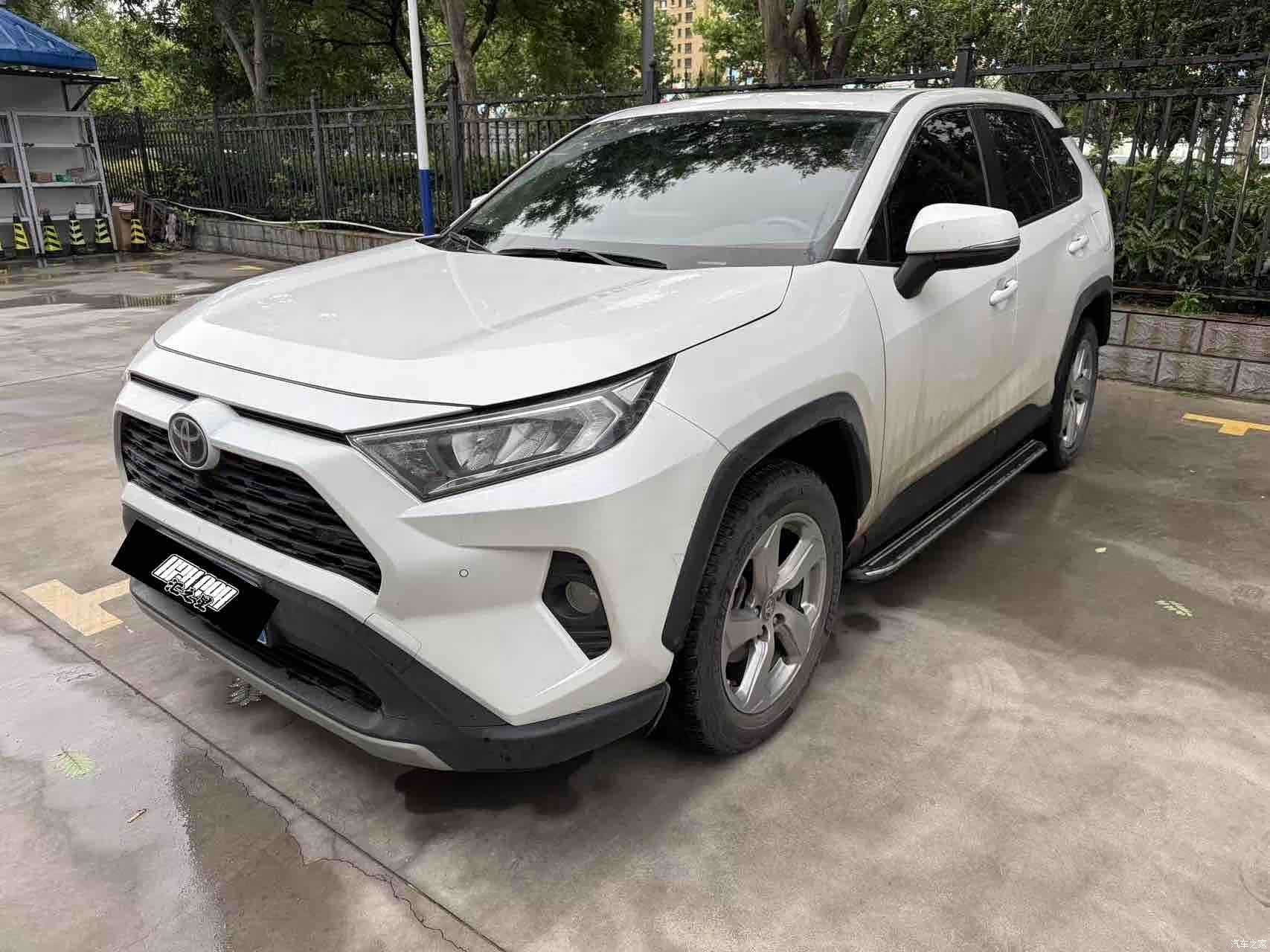 Toyota RAV4, 2023 1