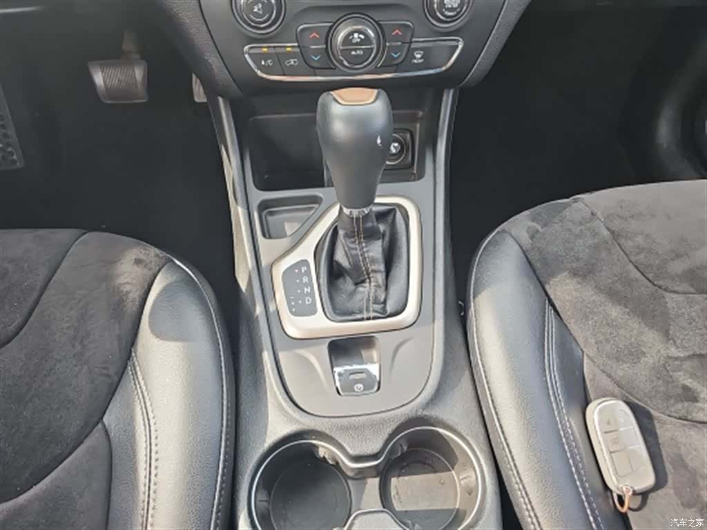 Jeep Cherokee, 2016 14