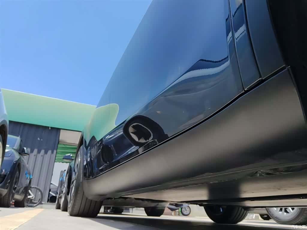 Tesla Model Y, 2024 21