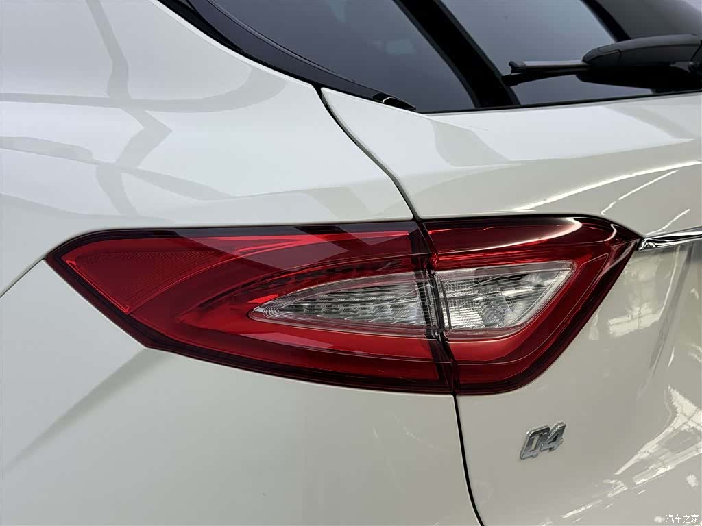 Maserati Levante, 2019 10