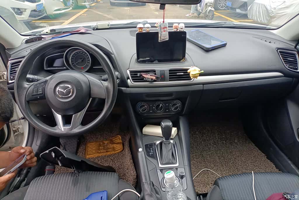 Mazda Mazda3, 2016 12
