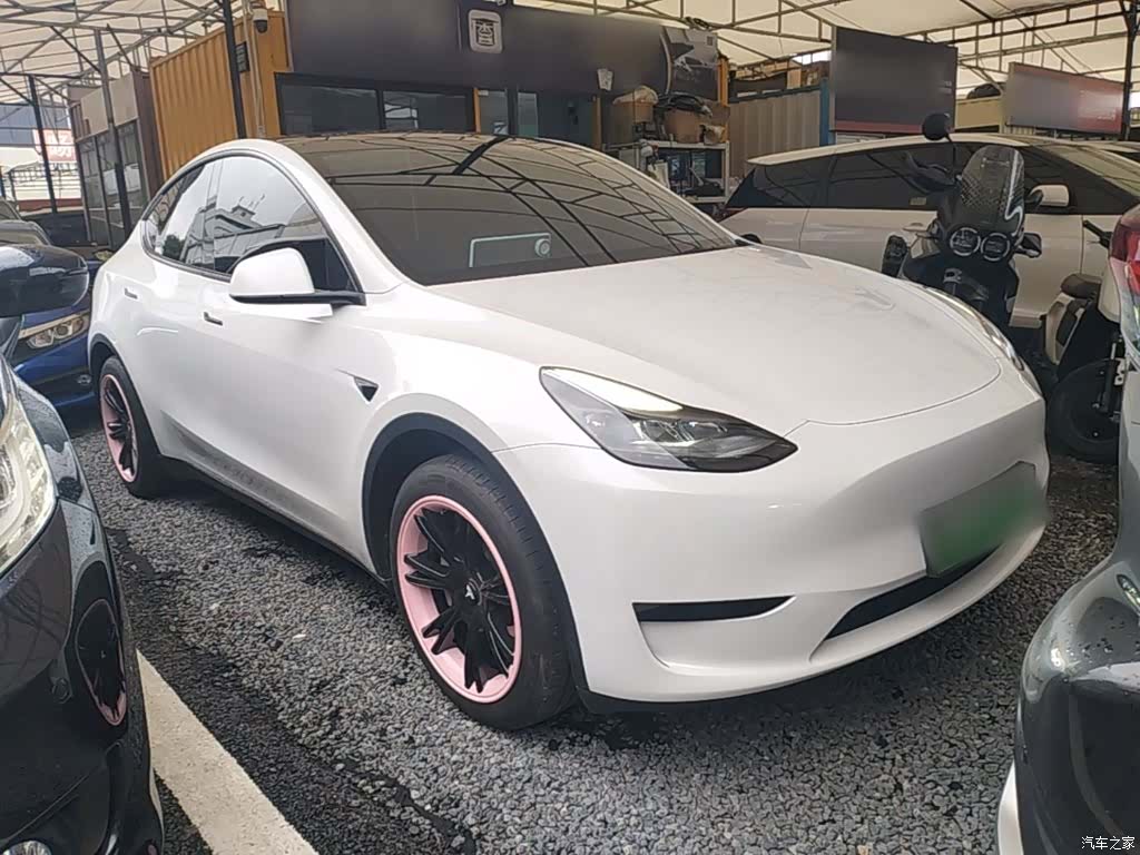 Tesla Model Y, 2024 4