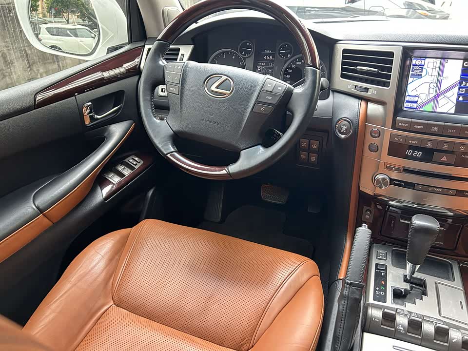 Lexus LX