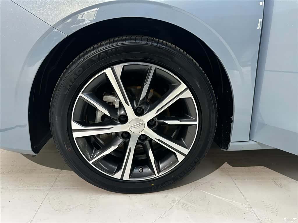 Geely Emgrand, 2023 29