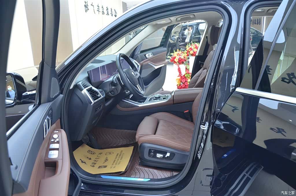 BMW X7, 2025 4