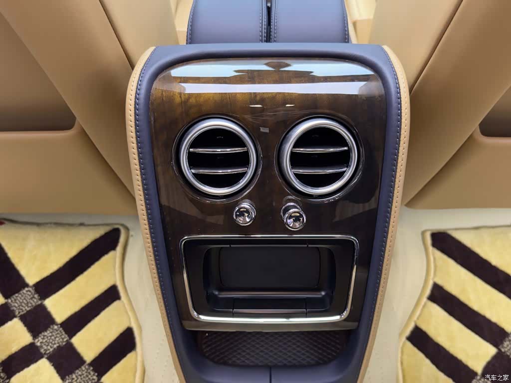 Bentley Flying Spur, 2019 11