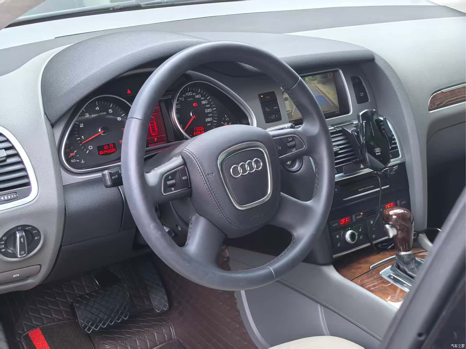 Audi Q7, 2013 10