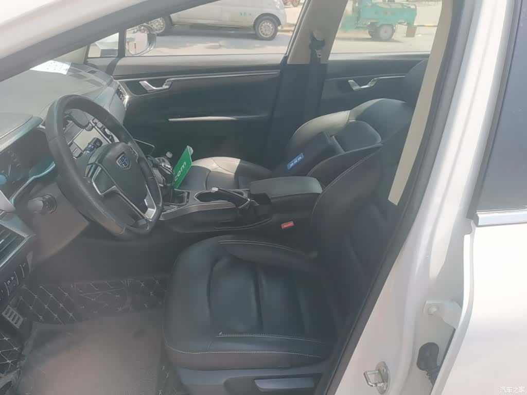 Geely Emgrand, 2018 15