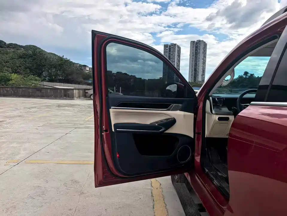 Great Wall Mountain and sea cannon
