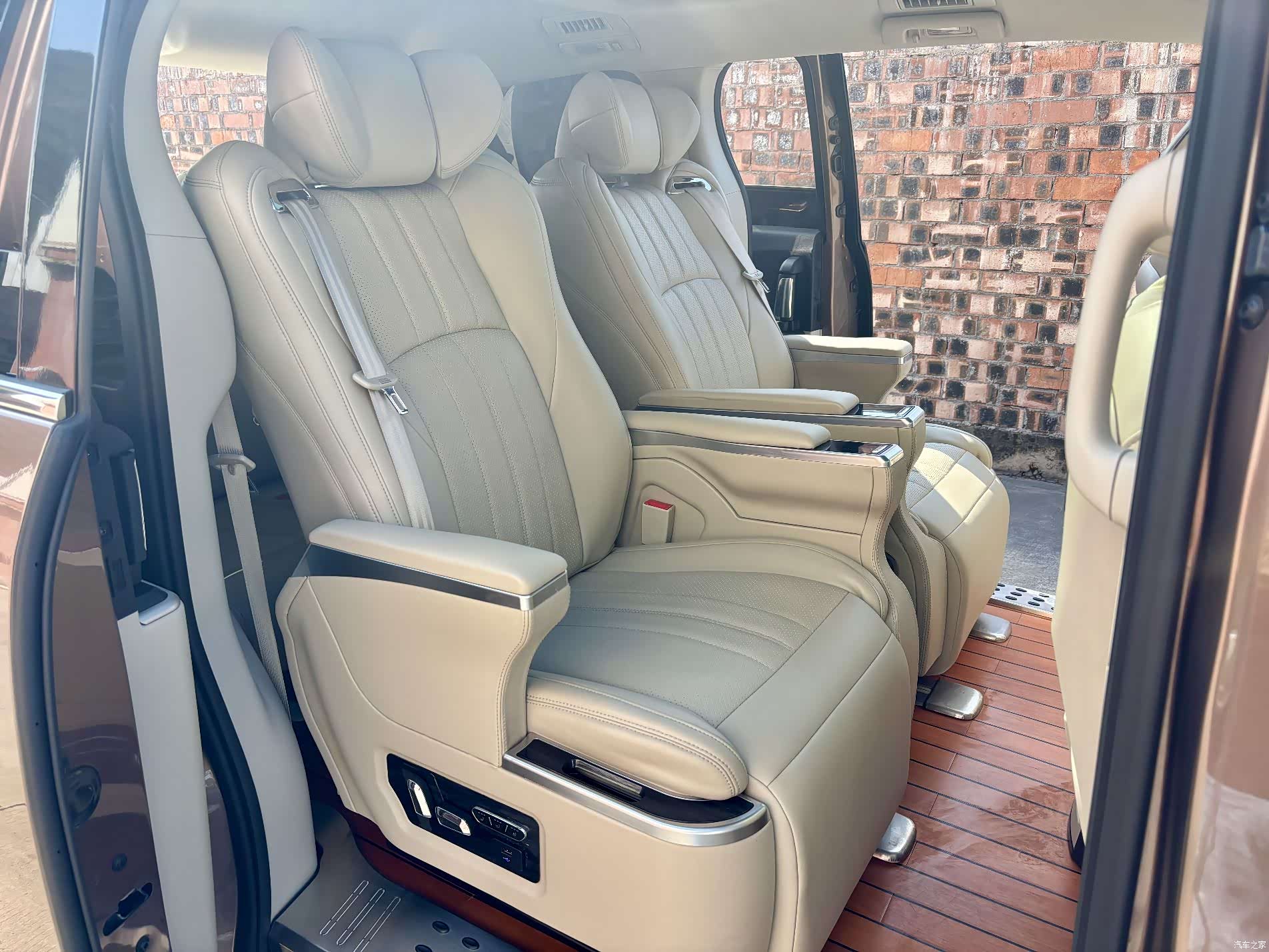 Buick GL8, 2021 13