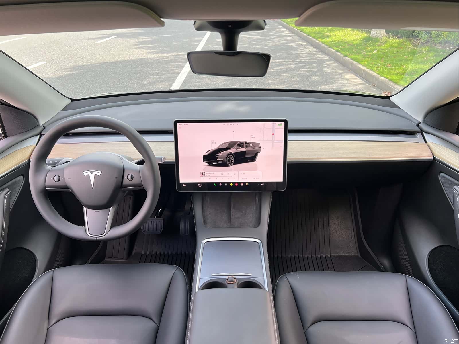 Tesla Model Y, 2023 10