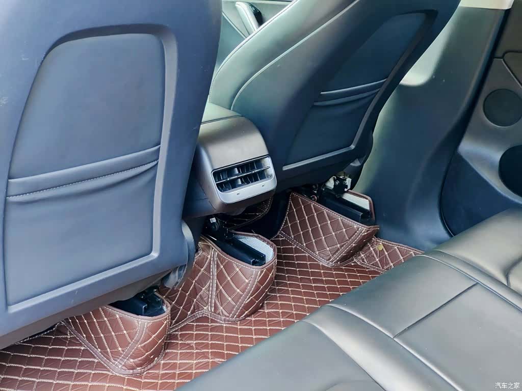 Tesla Model Y, 2021 9