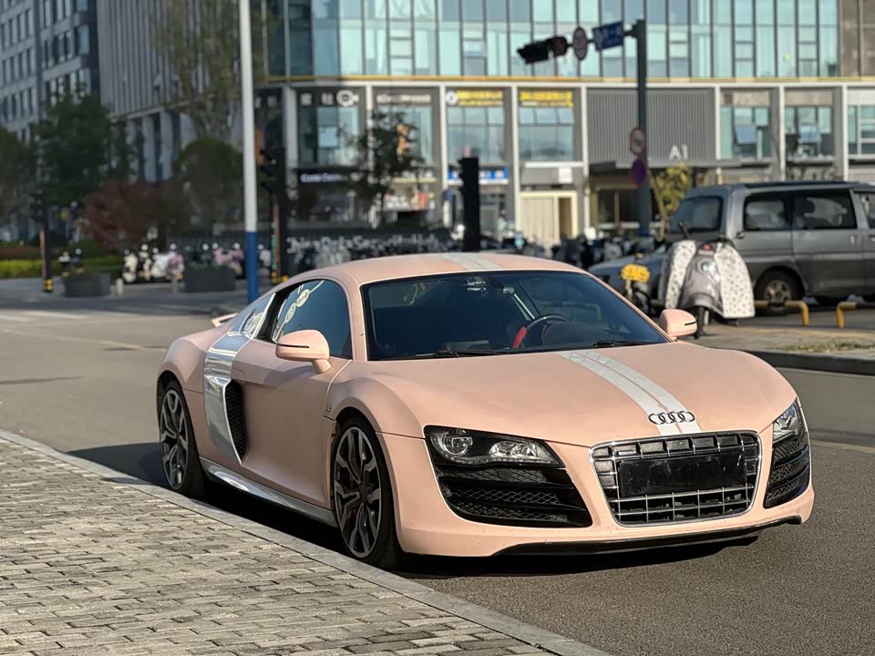 Audi R8